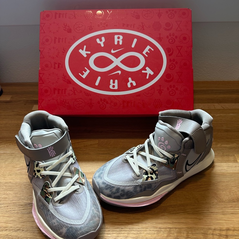 Girls’ Kyrie Infinity Basketball Shoe size 3y